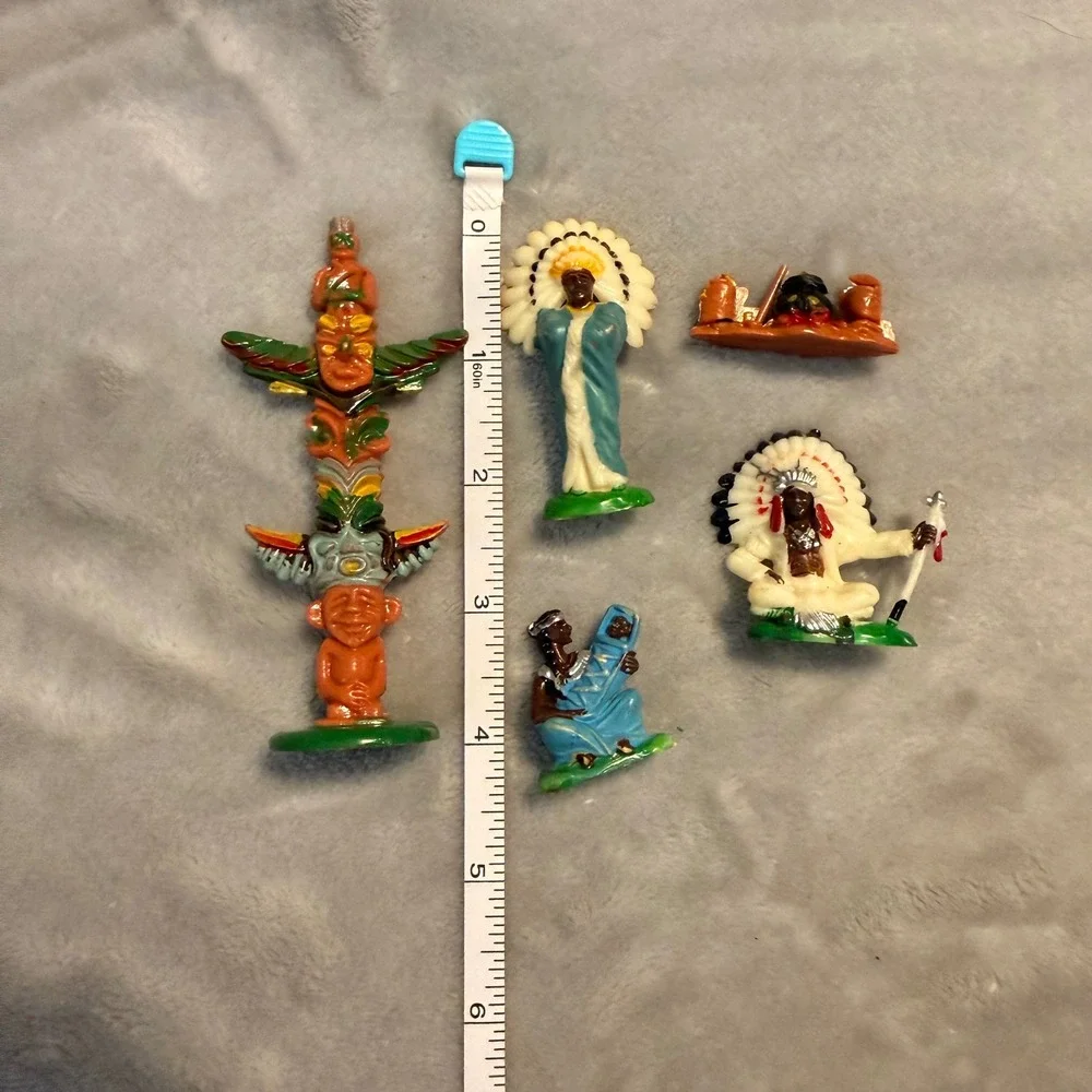 Vintage Plastic Cake Topper Lot of 5 Native American Totem Figures‎